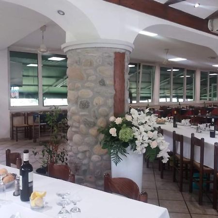 Mambly B&B Ristorante Pizzeria Galliate 外观 照片