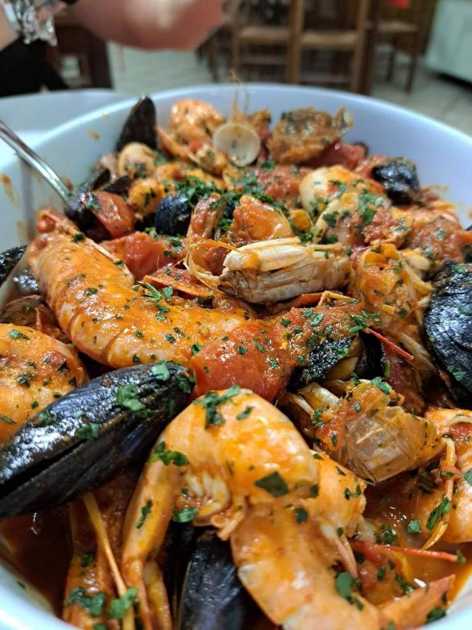 Mambly B&B Ristorante Pizzeria Galliate 外观 照片